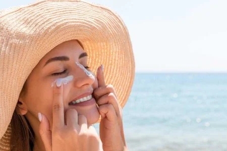 بهترین ضد آفتاب رنگی برای پوست چرب با منافذ باز
