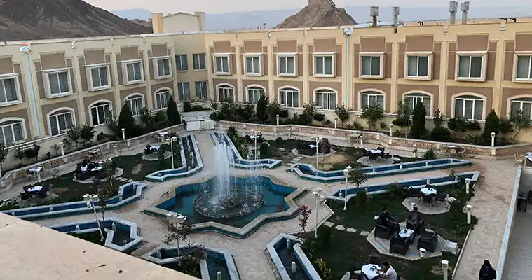 معرفی بهترین هتل های ایرانی با اتاق های بیزنسی