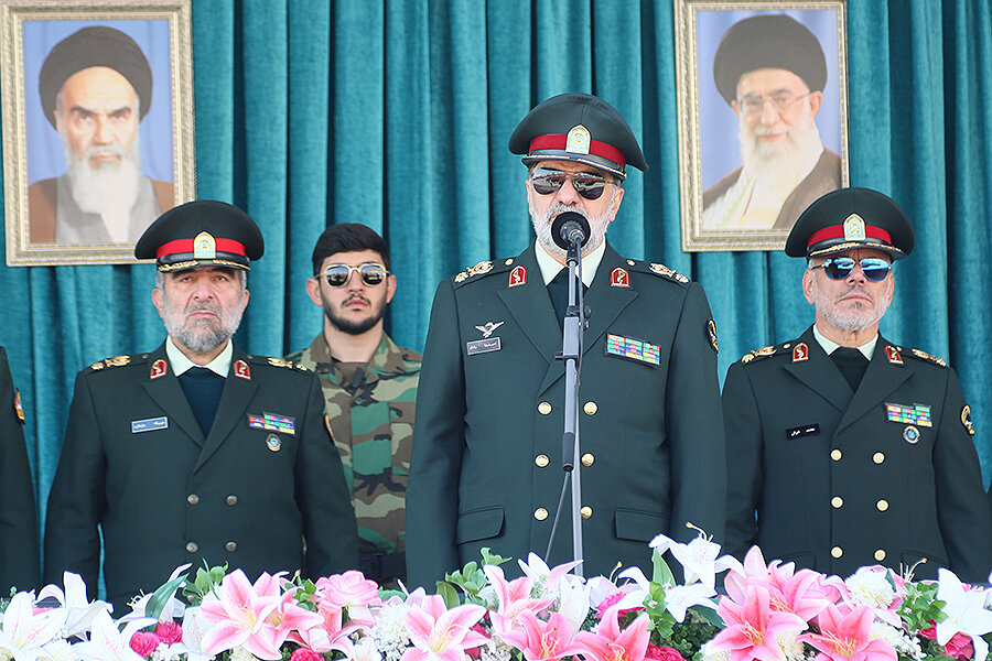 افسران و درجهداران پلیس ایران در همه سطوح آماده ایستادگی در برابر دشمن هستند