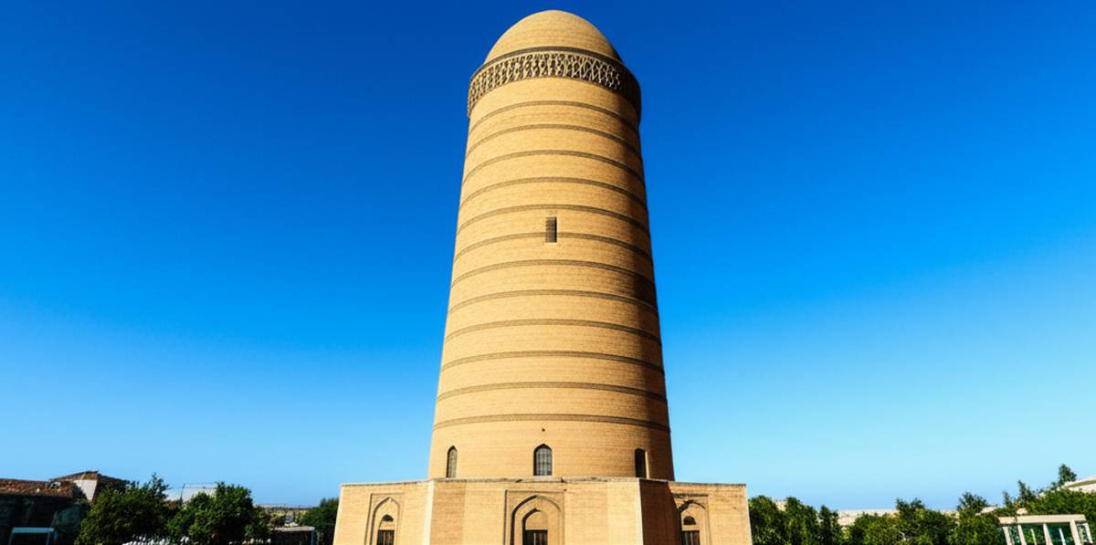 مقبره مومنه خاتون نخجوان | شاهکار معماری آذربایجان