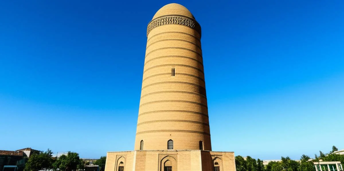 مقبره مومنه خاتون نخجوان | شاهکار معماری آذربایجان