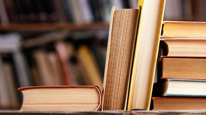 اشتراک‌گذاری نظرات و تعامل با جامعه کتابخوانان آنلاین